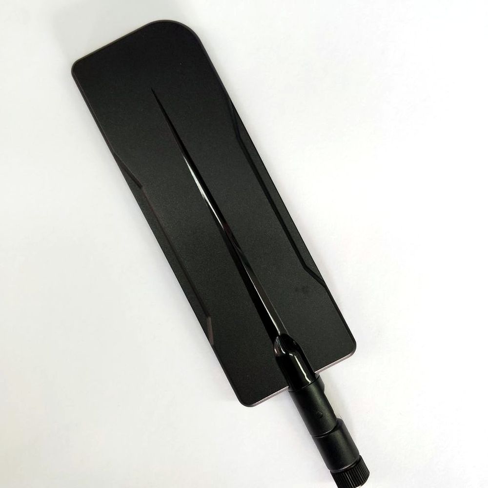 Wide Blade Antenna
