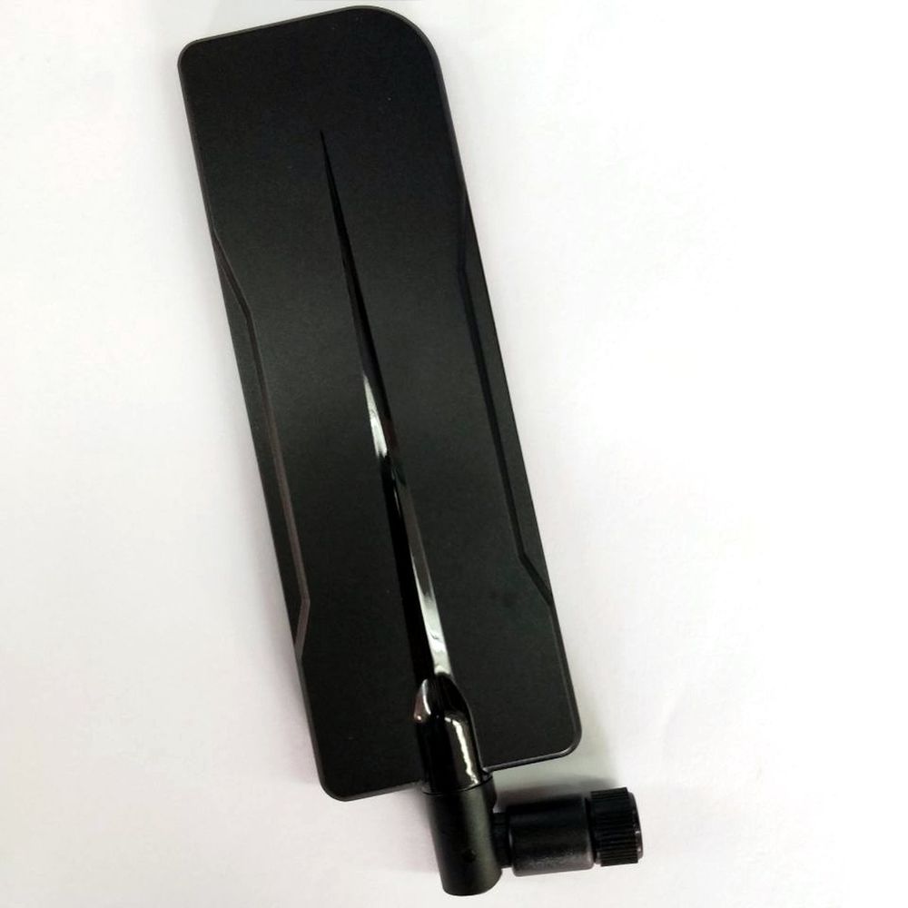 Wide Blade Antenna
